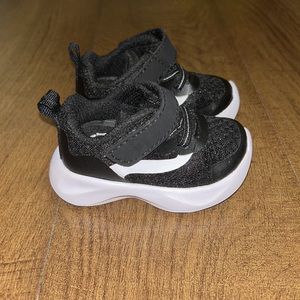 Baby tennis shoes 👟